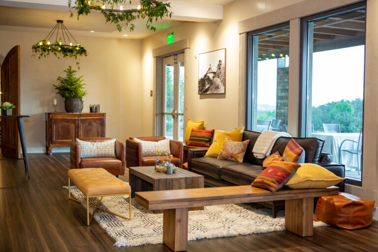 Lounge-Set-Wedding-Paradise-Ridge-Winery-Santa-Rosa-768x512